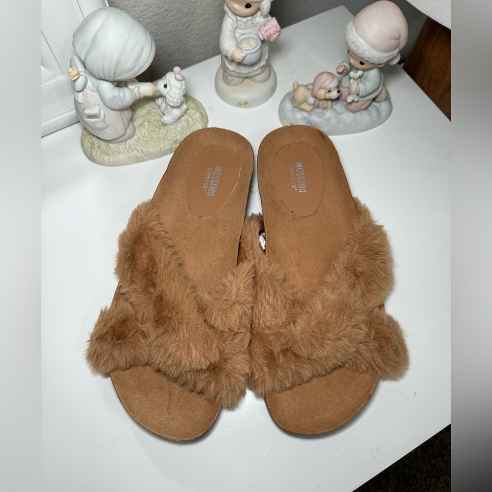 Mossimo Supply Co. Tan Fuzzy Sandals